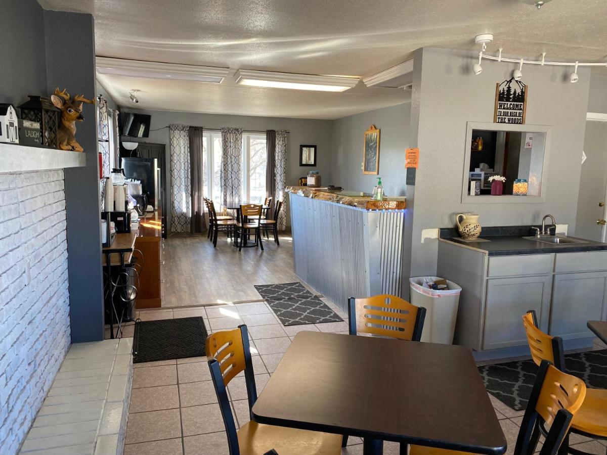 Deer Lodge Motel Sundance Zewnętrze zdjęcie