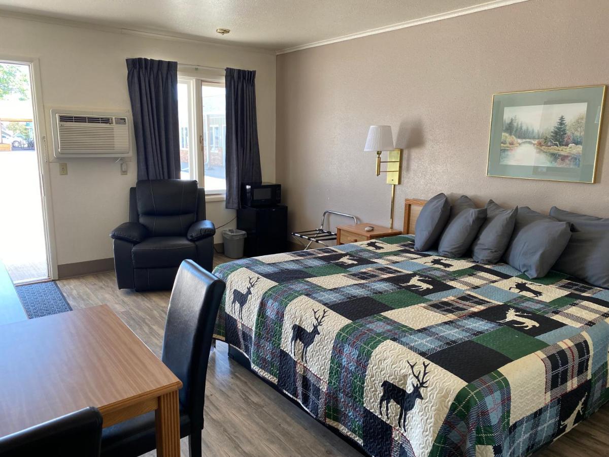 Deer Lodge Motel Sundance Zewnętrze zdjęcie