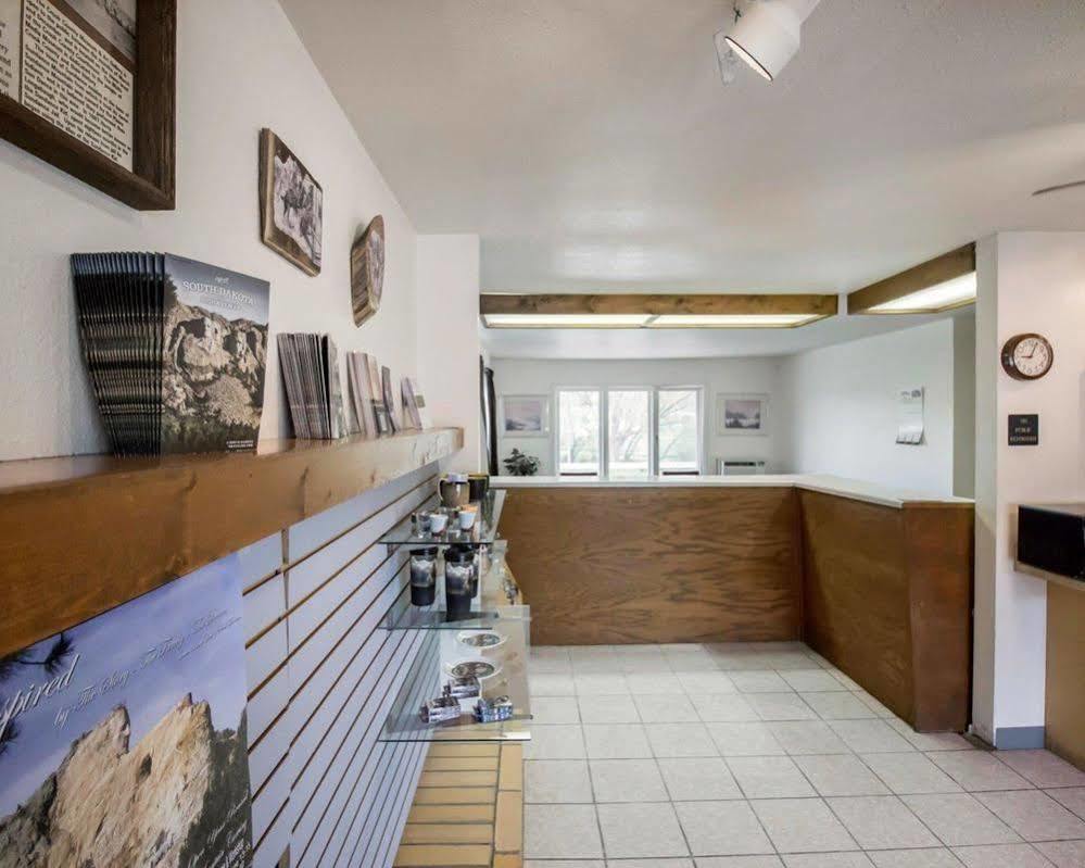 Deer Lodge Motel Sundance Zewnętrze zdjęcie